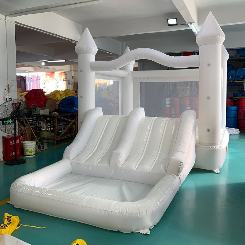 Nadmuchiwany zamek do skakania – Outdoor Kids In An Indoor World recenzja i cena